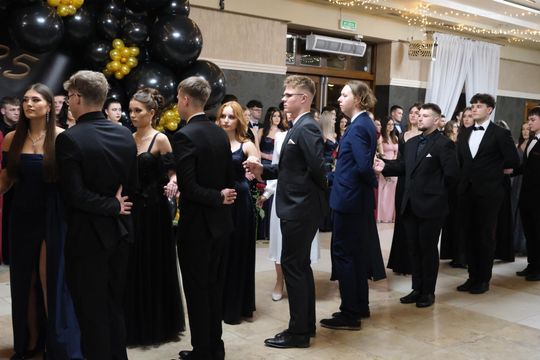 Studniówka 2025 - Zespół Szkół Technicznych w Chełmie cz. I [GALERIA ZDJĘĆ]