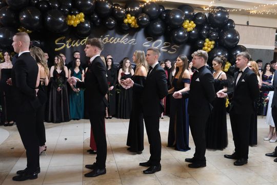 Studniówka 2025 - Zespół Szkół Technicznych w Chełmie cz. I [GALERIA ZDJĘĆ]