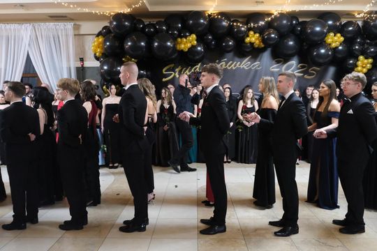 Studniówka 2025 - Zespół Szkół Technicznych w Chełmie cz. I [GALERIA ZDJĘĆ]