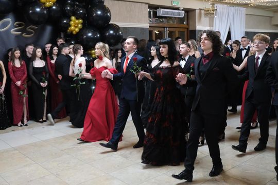 Studniówka 2025 - Zespół Szkół Technicznych w Chełmie cz. I [GALERIA ZDJĘĆ]