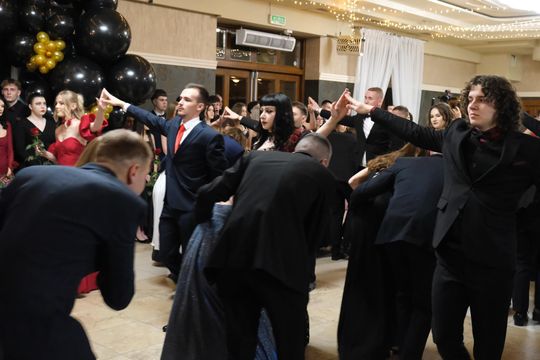 Studniówka 2025 - Zespół Szkół Technicznych w Chełmie cz. I [GALERIA ZDJĘĆ]