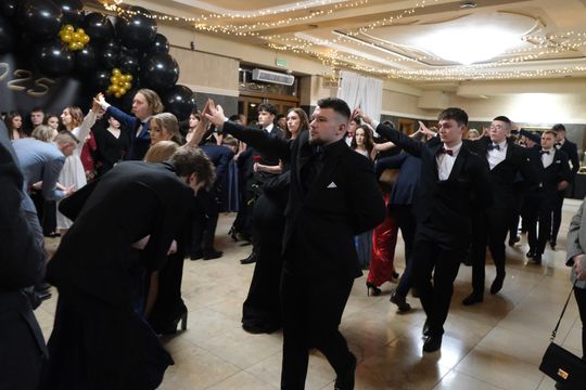 Studniówka 2025 - Zespół Szkół Technicznych w Chełmie cz. I [GALERIA ZDJĘĆ]