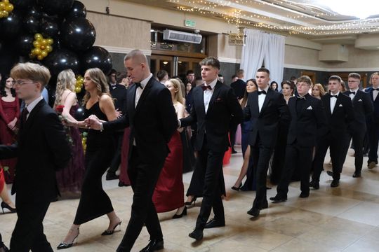 Studniówka 2025 - Zespół Szkół Technicznych w Chełmie cz. II [GALERIA ZDJĘĆ]