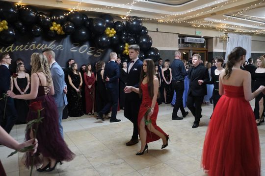 Studniówka 2025 - Zespół Szkół Technicznych w Chełmie cz. II [GALERIA ZDJĘĆ]