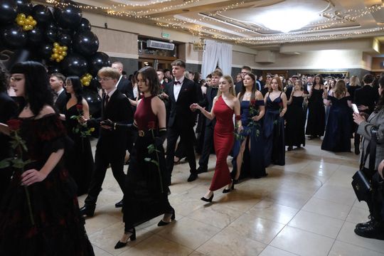 Studniówka 2025 - Zespół Szkół Technicznych w Chełmie cz. II [GALERIA ZDJĘĆ]