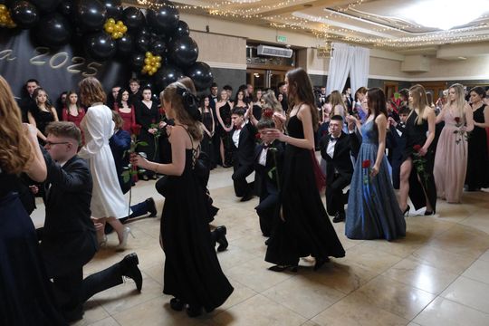 Studniówka 2025 - Zespół Szkół Technicznych w Chełmie cz. II [GALERIA ZDJĘĆ]