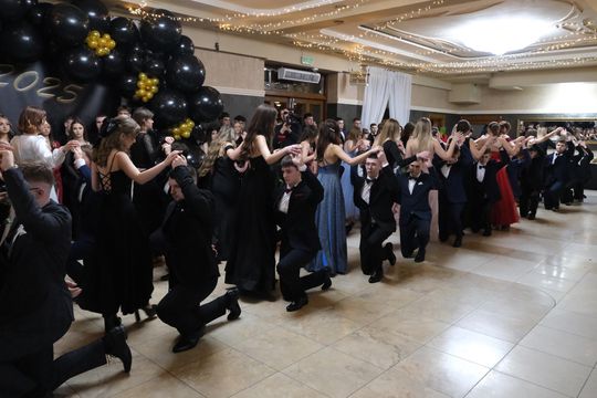 Studniówka 2025 - Zespół Szkół Technicznych w Chełmie cz. II [GALERIA ZDJĘĆ]