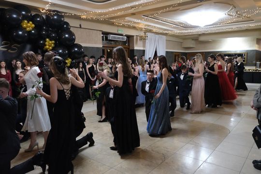 Studniówka 2025 - Zespół Szkół Technicznych w Chełmie cz. II [GALERIA ZDJĘĆ]