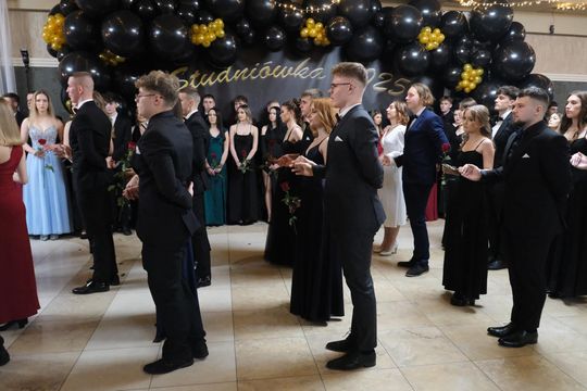 Studniówka 2025 - Zespół Szkół Technicznych w Chełmie cz. II [GALERIA ZDJĘĆ]