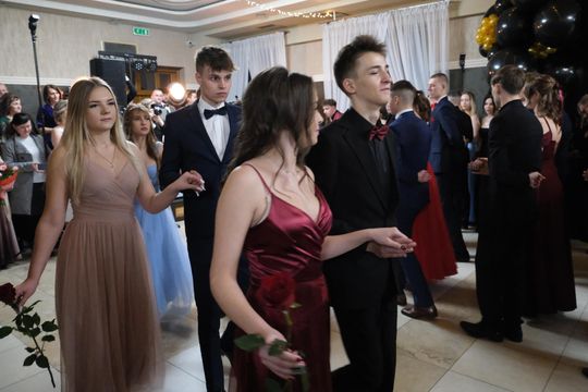 Studniówka 2025 - Zespół Szkół Technicznych w Chełmie cz. II [GALERIA ZDJĘĆ]