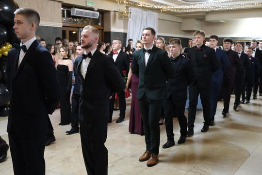 Studniówka 2025 - Zespół Szkół Technicznych w Chełmie cz. II [GALERIA ZDJĘĆ]