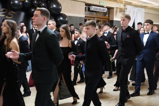 Studniówka 2025 - Zespół Szkół Technicznych w Chełmie cz. II [GALERIA ZDJĘĆ]