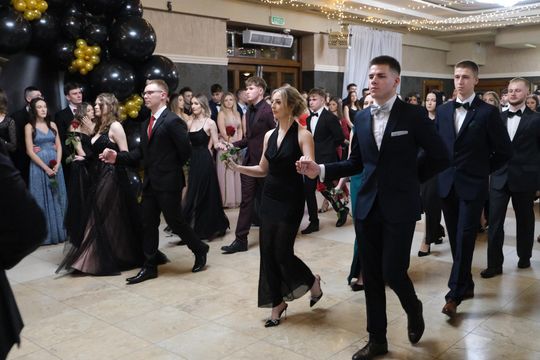 Studniówka 2025 - Zespół Szkół Technicznych w Chełmie cz. II [GALERIA ZDJĘĆ]