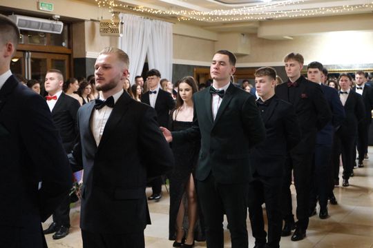 Studniówka 2025 - Zespół Szkół Technicznych w Chełmie cz. II [GALERIA ZDJĘĆ]