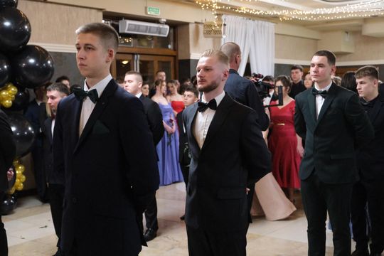 Studniówka 2025 - Zespół Szkół Technicznych w Chełmie cz. II [GALERIA ZDJĘĆ]