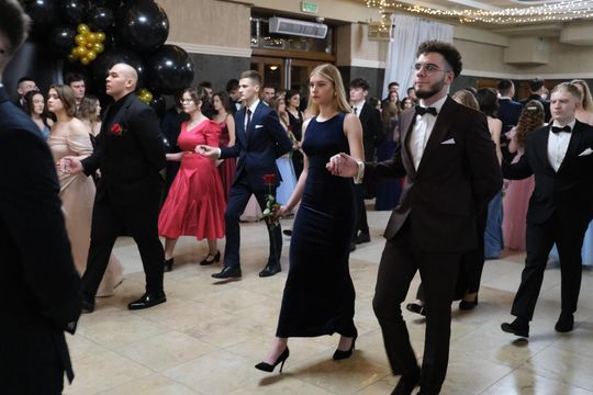 Studniówka 2025 - Zespół Szkół Technicznych w Chełmie cz. II [GALERIA ZDJĘĆ]