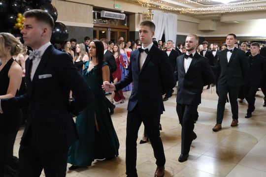 Studniówka 2025 - Zespół Szkół Technicznych w Chełmie cz. II [GALERIA ZDJĘĆ]