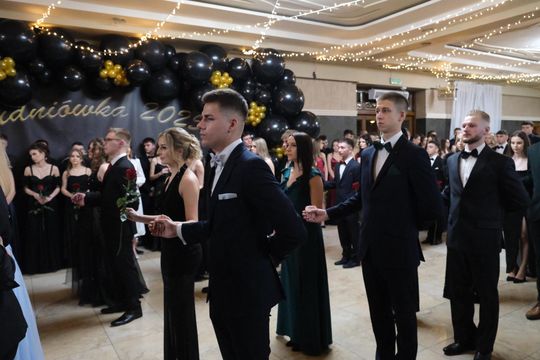 Studniówka 2025 - Zespół Szkół Technicznych w Chełmie cz. II [GALERIA ZDJĘĆ]