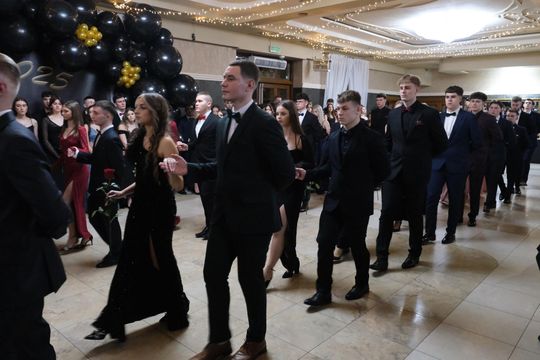 Studniówka 2025 - Zespół Szkół Technicznych w Chełmie cz. II [GALERIA ZDJĘĆ]