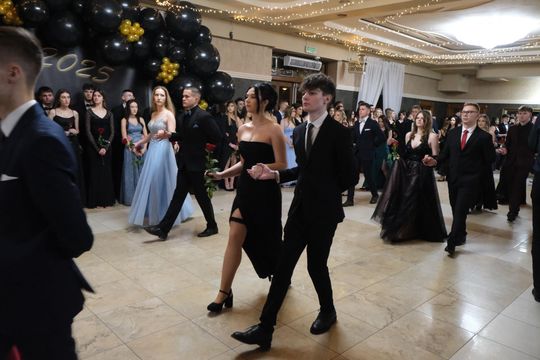 Studniówka 2025 - Zespół Szkół Technicznych w Chełmie cz. II [GALERIA ZDJĘĆ]