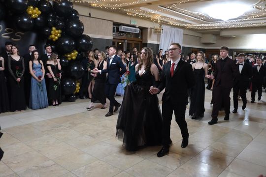 Studniówka 2025 - Zespół Szkół Technicznych w Chełmie cz. II [GALERIA ZDJĘĆ]