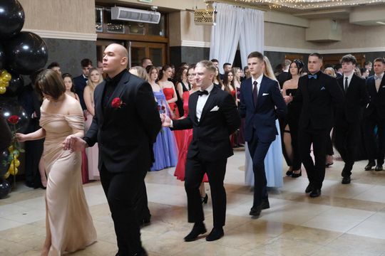 Studniówka 2025 - Zespół Szkół Technicznych w Chełmie cz. II [GALERIA ZDJĘĆ]