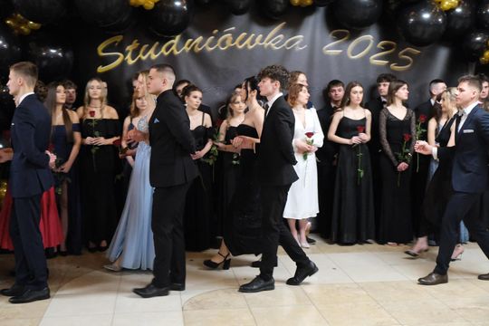 Studniówka 2025 - Zespół Szkół Technicznych w Chełmie cz. II [GALERIA ZDJĘĆ]