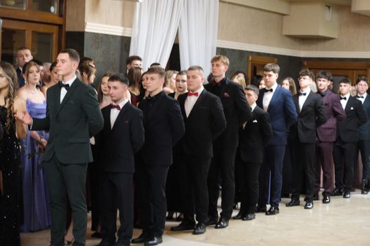 Studniówka 2025 - Zespół Szkół Technicznych w Chełmie cz. II [GALERIA ZDJĘĆ]