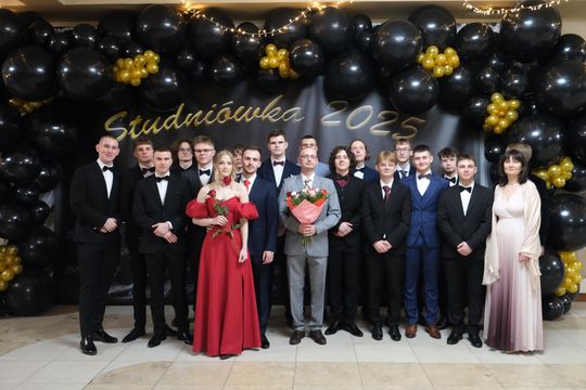 Studniówka 2025 - Zespół Szkół Technicznych w Chełmie cz. II [GALERIA ZDJĘĆ]