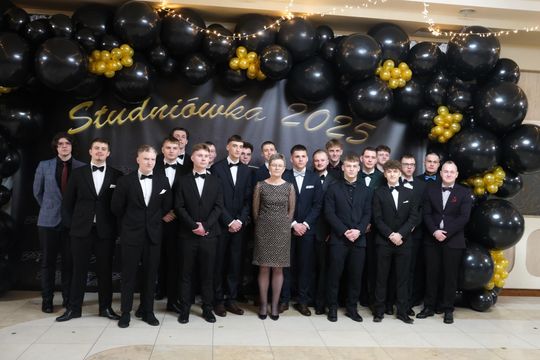 Studniówka 2025 - Zespół Szkół Technicznych w Chełmie cz. II [GALERIA ZDJĘĆ]