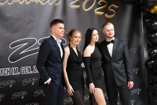 Studniówka 2025 - Zespół Szkół Technicznych w Chełmie cz. II [GALERIA ZDJĘĆ]