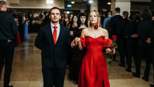 Studniówka 2025 - Zespół Szkół Technicznych w Chełmie cz. III [GALERIA ZDJĘĆ]