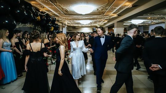 Studniówka 2025 - Zespół Szkół Technicznych w Chełmie cz. III [GALERIA ZDJĘĆ]