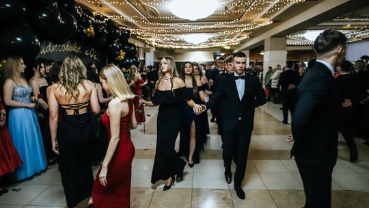 Studniówka 2025 - Zespół Szkół Technicznych w Chełmie cz. III [GALERIA ZDJĘĆ]