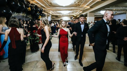 Studniówka 2025 - Zespół Szkół Technicznych w Chełmie cz. III [GALERIA ZDJĘĆ]