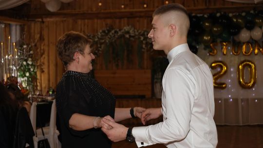 Studniówka 2025 - Zespół Szkół w Żółkiewce [GALERIA ZDJĘĆ]