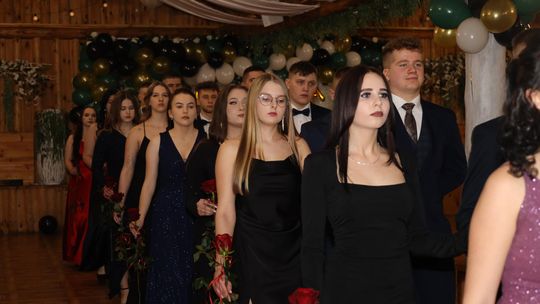 Studniówka 2025 - Zespół Szkół w Żółkiewce [GALERIA ZDJĘĆ]