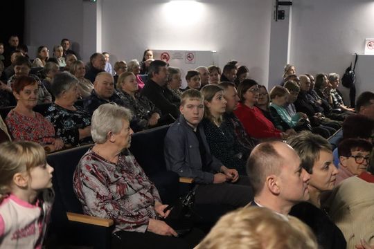 Gm. Ruda-Huta. Wyjątkowy Koncert Kolęd i Pastorałek w Hucie Kultury [GALERIA ZDJĘĆ]