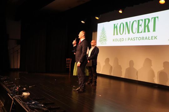Gm. Ruda-Huta. Wyjątkowy Koncert Kolęd i Pastorałek w Hucie Kultury [GALERIA ZDJĘĆ]