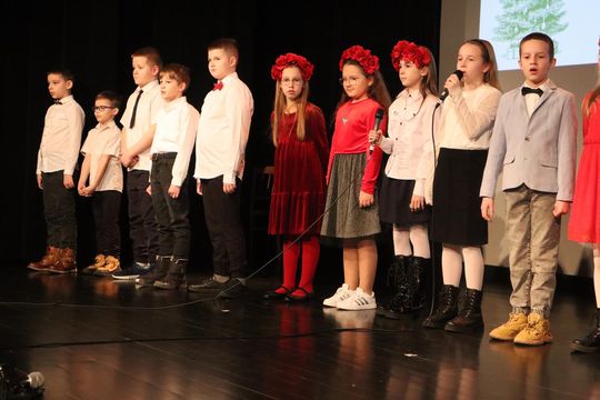 Gm. Ruda-Huta. Wyjątkowy Koncert Kolęd i Pastorałek w Hucie Kultury [GALERIA ZDJĘĆ]