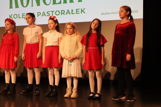 Gm. Ruda-Huta. Wyjątkowy Koncert Kolęd i Pastorałek w Hucie Kultury [GALERIA ZDJĘĆ]