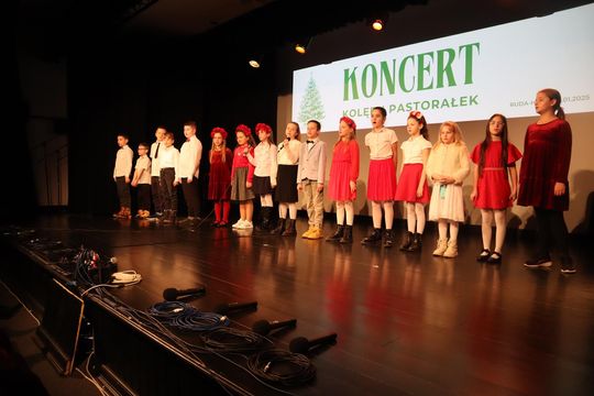 Gm. Ruda-Huta. Wyjątkowy Koncert Kolęd i Pastorałek w Hucie Kultury [GALERIA ZDJĘĆ]