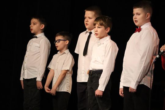 Gm. Ruda-Huta. Wyjątkowy Koncert Kolęd i Pastorałek w Hucie Kultury [GALERIA ZDJĘĆ]