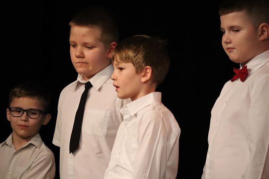 Gm. Ruda-Huta. Wyjątkowy Koncert Kolęd i Pastorałek w Hucie Kultury [GALERIA ZDJĘĆ]