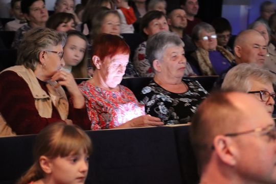 Gm. Ruda-Huta. Wyjątkowy Koncert Kolęd i Pastorałek w Hucie Kultury [GALERIA ZDJĘĆ]