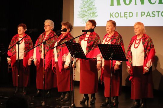Gm. Ruda-Huta. Wyjątkowy Koncert Kolęd i Pastorałek w Hucie Kultury [GALERIA ZDJĘĆ]