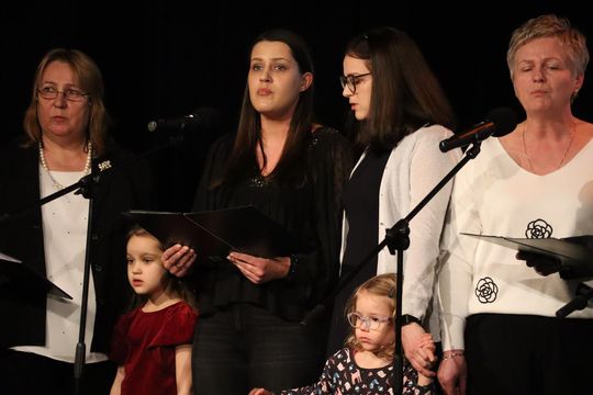 Gm. Ruda-Huta. Wyjątkowy Koncert Kolęd i Pastorałek w Hucie Kultury [GALERIA ZDJĘĆ]