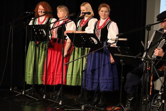 Gm. Ruda-Huta. Wyjątkowy Koncert Kolęd i Pastorałek w Hucie Kultury [GALERIA ZDJĘĆ]