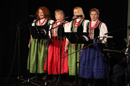 Gm. Ruda-Huta. Wyjątkowy Koncert Kolęd i Pastorałek w Hucie Kultury [GALERIA ZDJĘĆ]