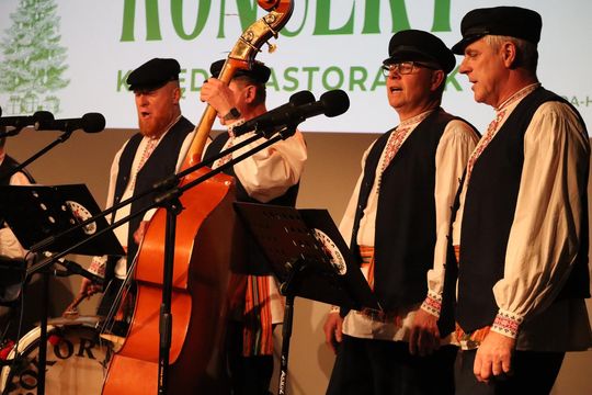 Gm. Ruda-Huta. Wyjątkowy Koncert Kolęd i Pastorałek w Hucie Kultury [GALERIA ZDJĘĆ]